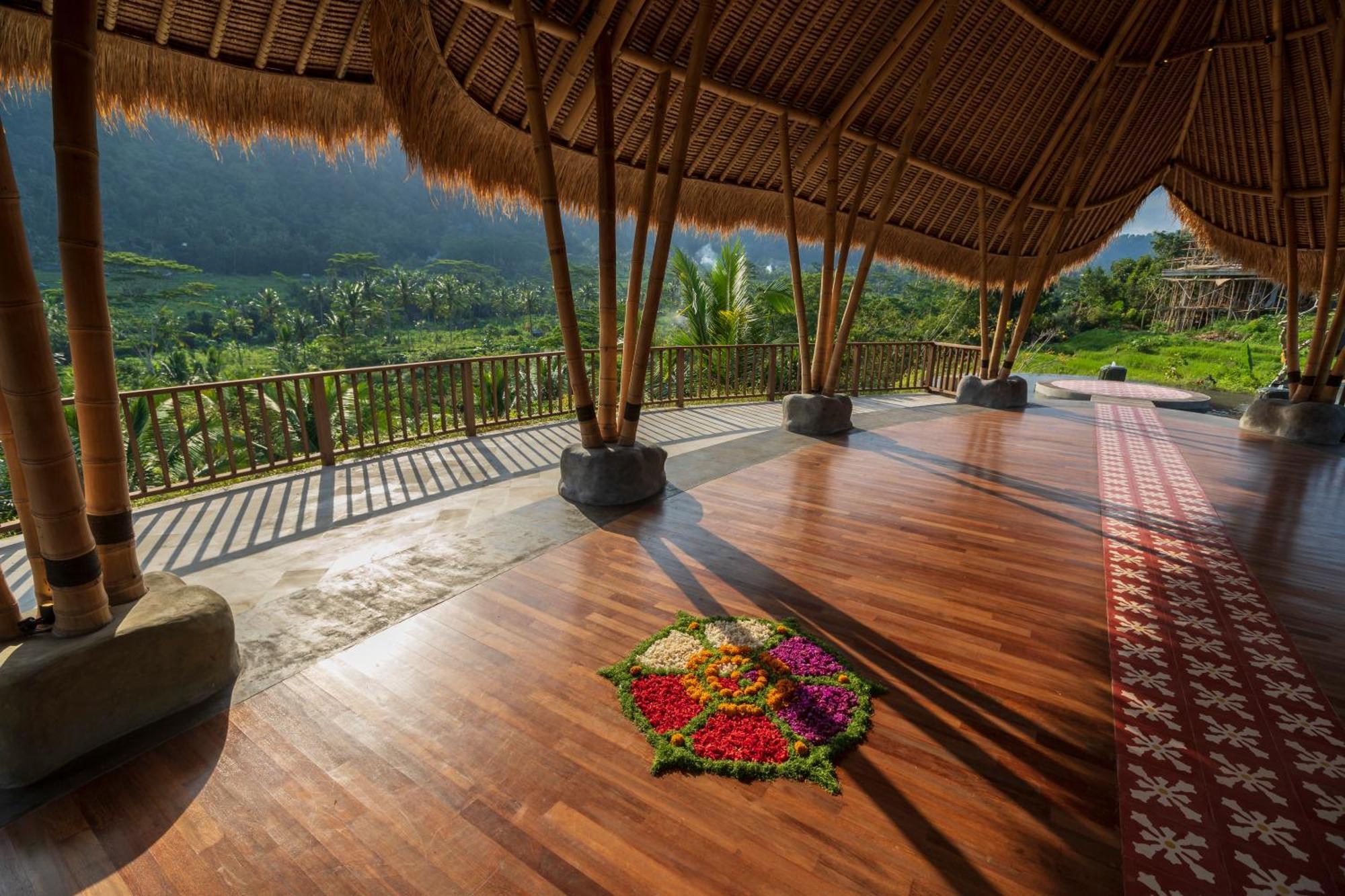 Wapa Di Ume Sidemen Hotell Exteriör bild The interior of the resort