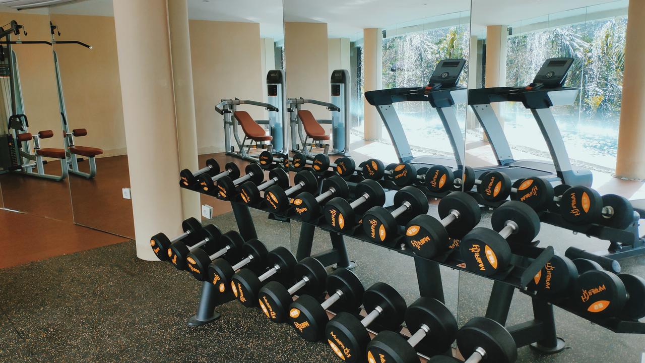 Wapa Di Ume Sidemen Hotell Exteriör bild Dumbbells